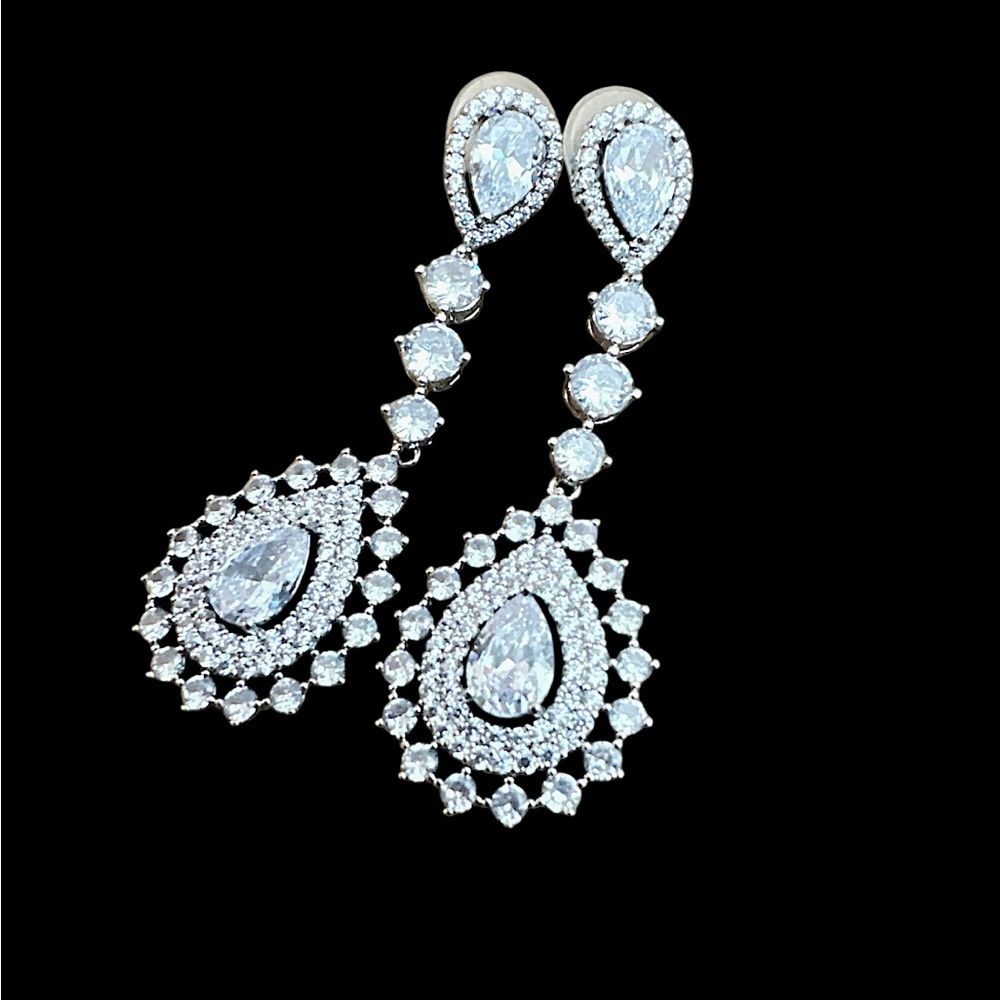 Elegant Silver color‎ Teardrop Earrings New never worn. Prom wedding